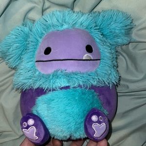 Buna the Bigfoot squishmallow NWT
